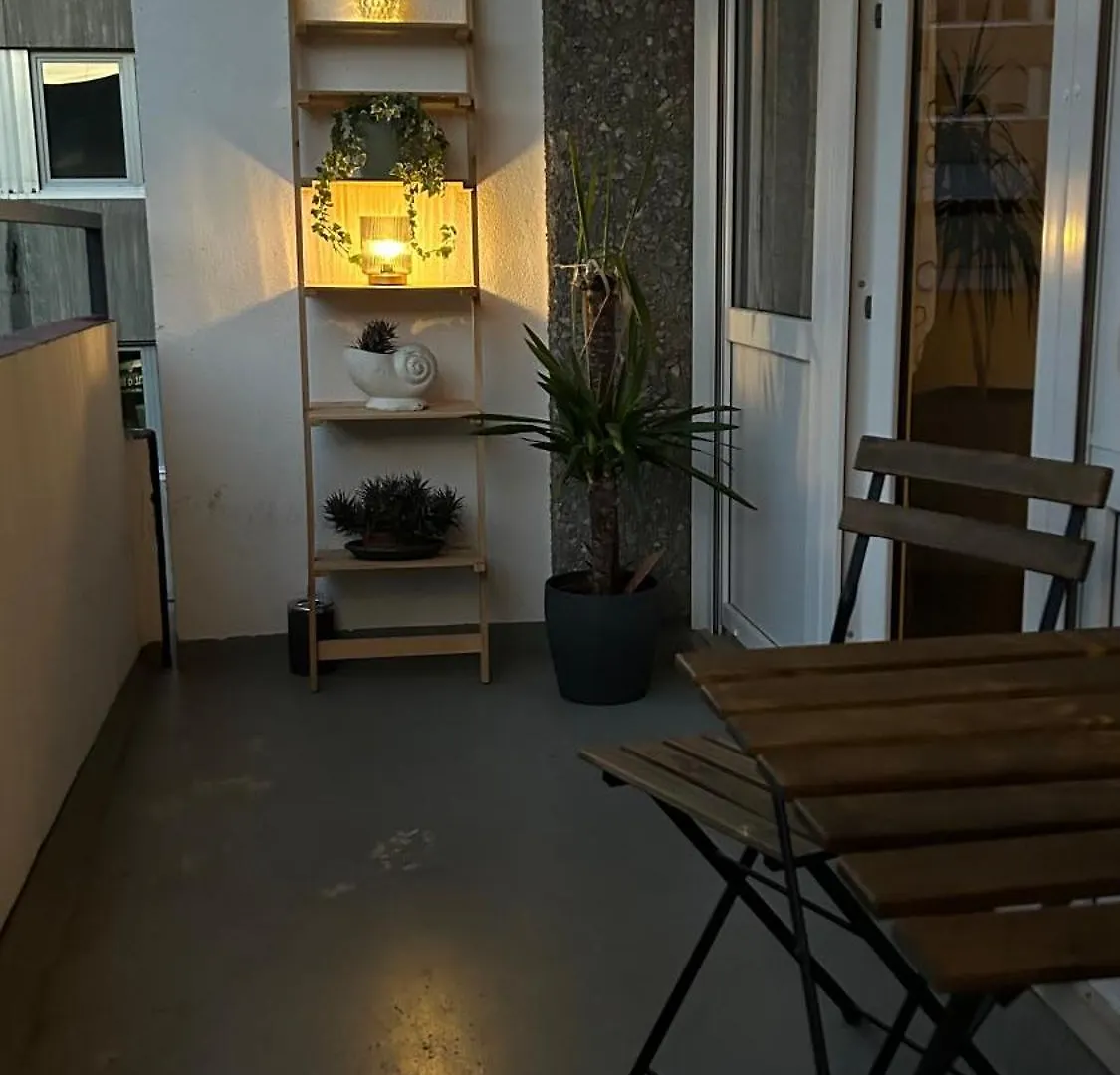 Gemuetliches Helles Apartment Mit Balkon Und Parkplatz Vor Der Tuer Im Zentrum Von Bayreuth Deutschland
